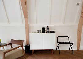 Hotel IX