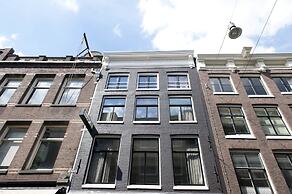 Hotel IX