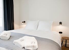 Hotel IX
