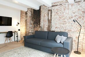 Hotel IX