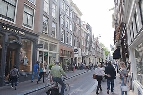 Hotel IX
