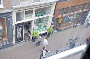 Hotel IX