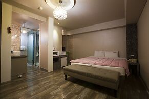 Max Motel