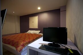 Max Motel