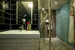 Max Motel