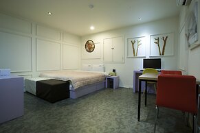 Max Motel