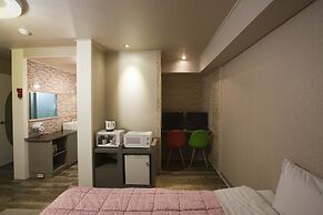Max Motel