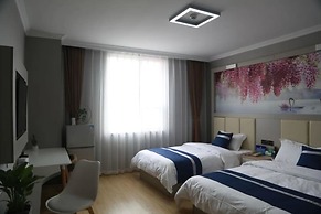 Golden Phoenix Hotel
