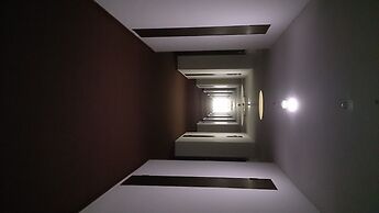 Eminent Hotel