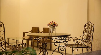 La Palm Hotel