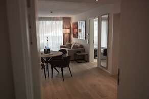 SUYTES Business Studios