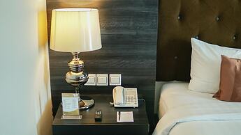 Grand Rocky Hotel