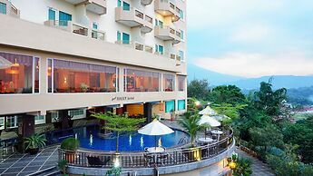 Grand Rocky Hotel