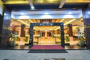 Grand Rocky Hotel
