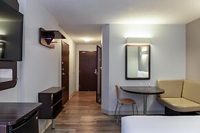 Motel 6 Airdrie, AB