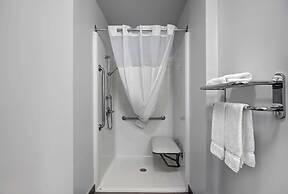 Motel 6 Airdrie, AB
