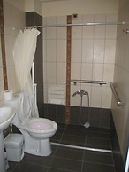 9 Queens Spa Hotel