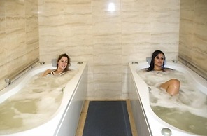9 Queens Spa Hotel