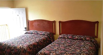 Parkway Motel