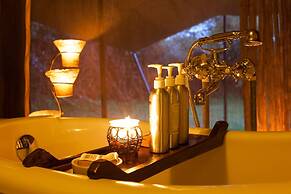 Mara Ngenche Safari Camp