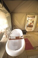 Mara Ngenche Safari Camp