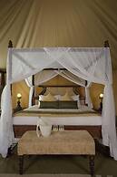 Mara Ngenche Safari Camp