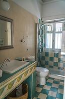 Efchi Suites 1904