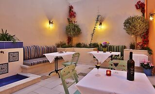 Efchi Suites 1904