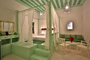 Efchi Suites 1904