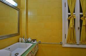 Efchi Suites 1904