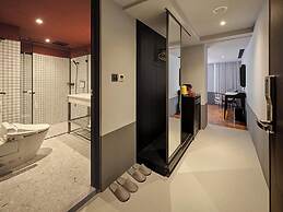Red Dot Hotel