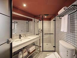 Red Dot Hotel