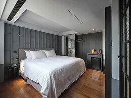 Red Dot Hotel