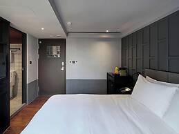 Red Dot Hotel