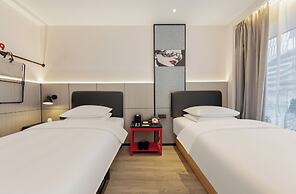 Moxy Chongqing