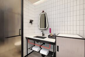 Moxy Chongqing