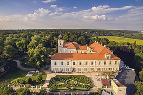 Chateau Loucen Garden Retreat
