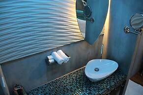 Blutique Hotel