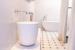 Le Mong Hotel
