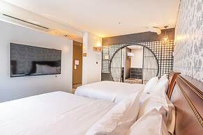 Le Mong Hotel