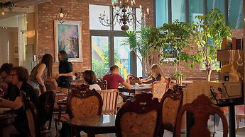 Le Mong Hotel
