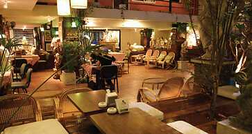 Villa Cha Cha Banglumphu
