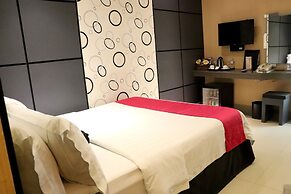 Eloisa Royal Suites