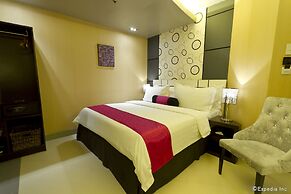 Eloisa Royal Suites