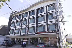 Eloisa Royal Suites