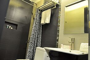 Eloisa Royal Suites
