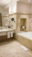 Tres Vidas Acapulco Suites