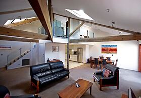 Sullivans Cove Apartments