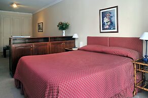 Mayla Apartments