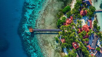Ray Caye Private Island Resort